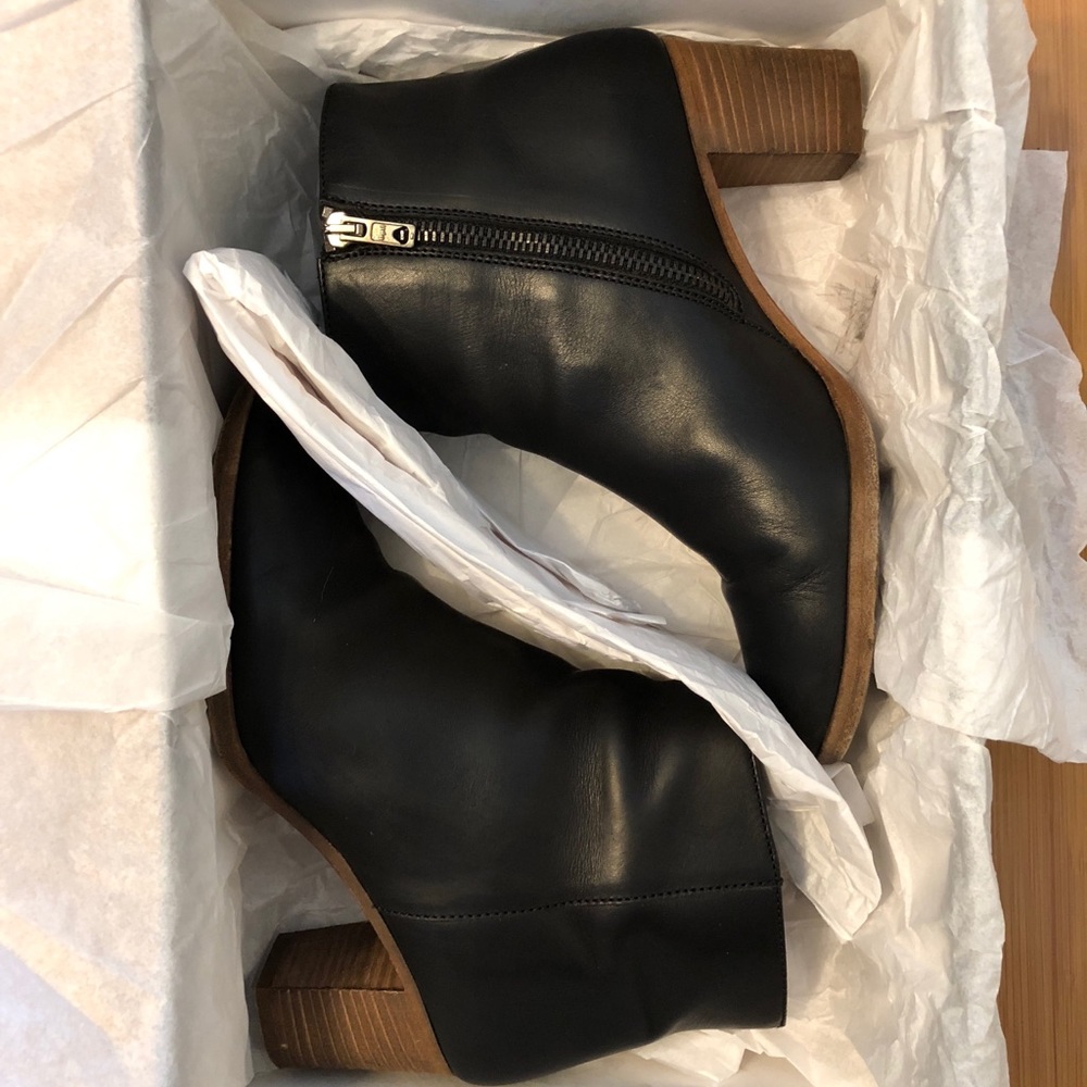 J.Crew “Aggie” Black Leather Ankle Boots Size 7 - Picture 8 of 8
